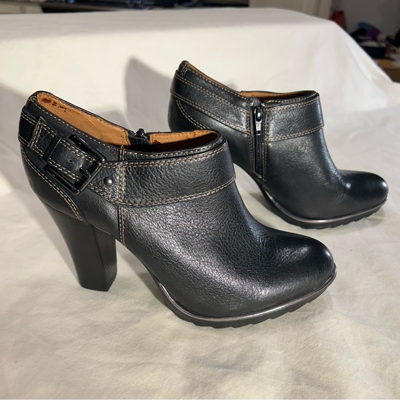 NWOT Sofft Willa Ankle Bootie Heels - Black, size 8 (SH01) - Picture 2 of 6